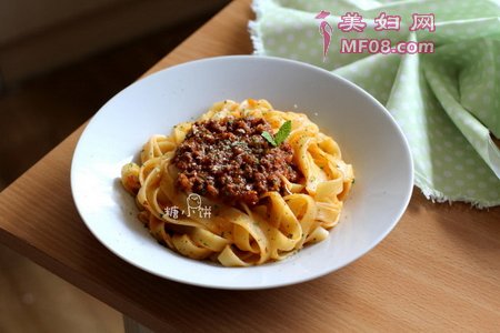 Bolognese⽴